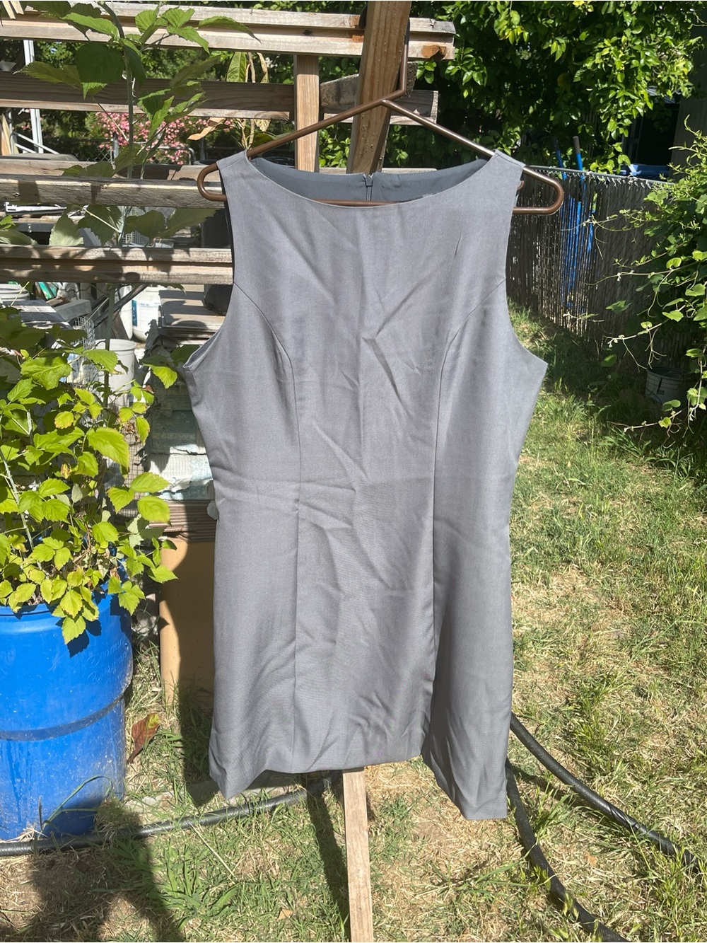 Classic Sleeveless Shift Dress - Gray